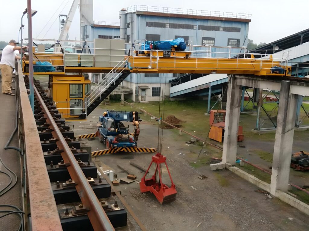 5/5噸10/10噸16/16噸抓斗、電磁兩用橋式起重機主要技術(shù)參數(shù)